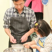 足ふみの写真を撮るのは難しいんです… 手打ちうどん作り体験教室 2017年3月 20170326-9.jpg – イリコスキー製麺所