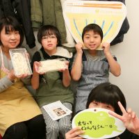 太く切った麺、美味しく召し上がれたことを祈ります 手打ちうどん作り体験教室 2017年4月 20170401-4.jpg – イリコスキー製麺所