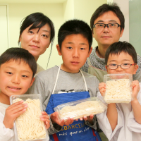 イギリスとドイツからのお客さま 手打ちうどん作り体験教室 2017年4月 20170404-4.png – イリコスキー製麺所