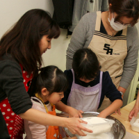 チビちゃんは所長の位置で 手打ちうどん作り体験教室 2017年4月 20170405-2.png – イリコスキー製麺所