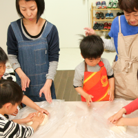 チビちゃんは所長の位置で 手打ちうどん作り体験教室 2017年4月 20170405-6.png – イリコスキー製麺所