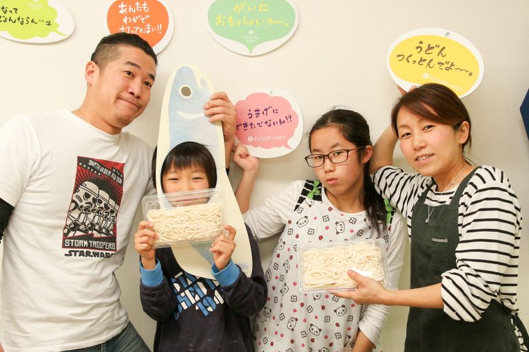 「これからも続けてください！」 手打ちうどん作り体験教室 2017年4月 20170415-2.jpg – イリコスキー製麺所