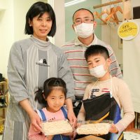 遊びにいらした方はみんなおともだち 手打ちうどん作り体験教室 2017年4月 20170416-5.jpg – イリコスキー製麺所