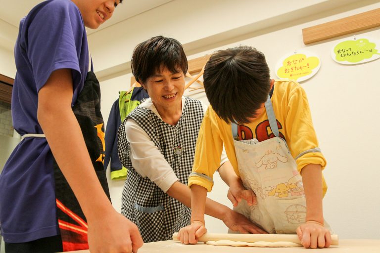 お家で打ったうどんのリベンジ！ 手打ちうどん作り体験教室 2017年5月 20170504-13.jpg – イリコスキー製麺所