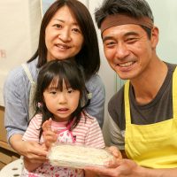 終了証お渡ししようとお名前呼んだら 手打ちうどん作り体験教室 2017年5月 20170505-13.jpg – イリコスキー製麺所
