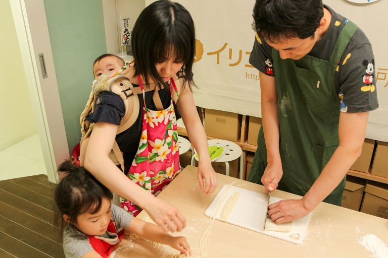 お家で打ったうどんのリベンジ！ 手打ちうどん作り体験教室 2017年5月 20170505-5.jpg – イリコスキー製麺所