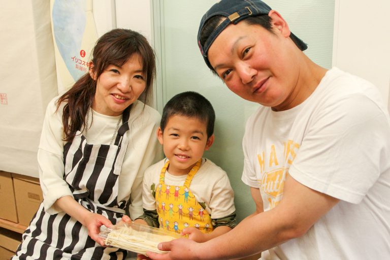 お家で打ったうどんのリベンジ！ 手打ちうどん作り体験教室 2017年5月 20170506-3.jpg – イリコスキー製麺所