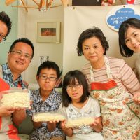 十数年ぶりの知人のご家族と 手打ちうどん作り体験教室 2017年5月 20170506-4.jpg – イリコスキー製麺所