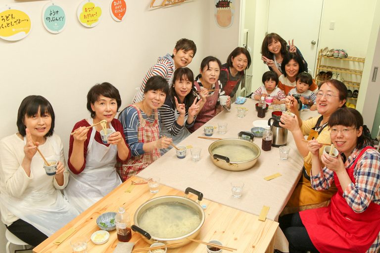 お家で打ったうどんのリベンジ！ 手打ちうどん作り体験教室 2017年5月 20170513-4.jpg – イリコスキー製麺所