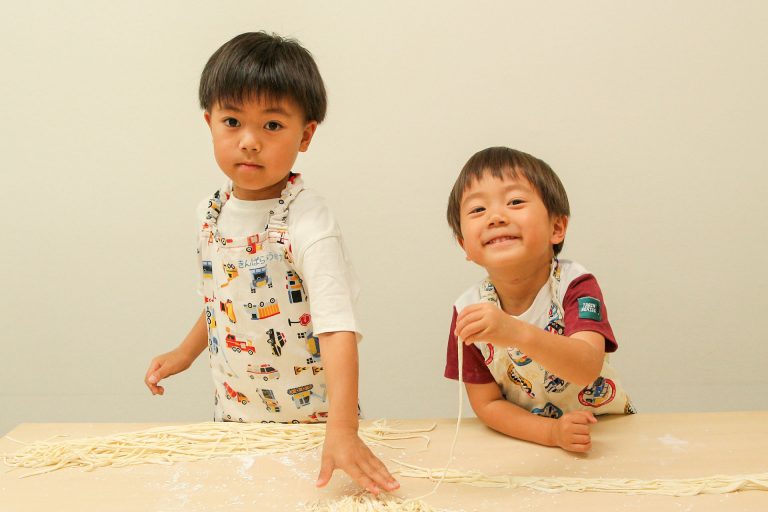 お家で打ったうどんのリベンジ！ 手打ちうどん作り体験教室 2017年5月 20170514-1.jpg – イリコスキー製麺所