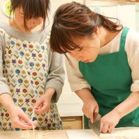 暑い日曜日ですね！ 手打ちうどん作り体験教室 2017年5月 20170521-6.jpg – イリコスキー製麺所