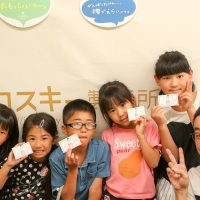 体重足りないならおんぶで！ 手打ちうどん作り体験教室 2017年5月 20170529-5.jpg – イリコスキー製麺所