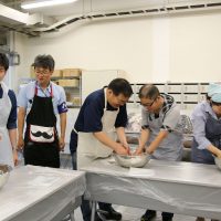三菱電機労働組合さま＠兵庫県尼崎市 出張手打ちうどん作り体験 2017年6月5日 20170605-1.jpg – イリコスキー製麺所