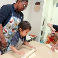 英語を話すキッズがぎょうさん 手打ちうどん作り体験教室 2017年6月 20170612-3.jpg – イリコスキー製麺所