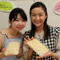 お天気よくないときには室内で遊びましょ！ 手打ちうどん作り体験教室 2017年6月 20170621-4.jpg – イリコスキー製麺所