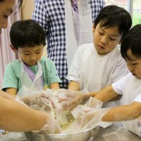 橿原青年会議所さま＠奈良県宇陀市（平成榛原子供の森公園多目的ホール） 出張手打ちうどん作り体験 2017年6月25日 20170625-06.jpg – イリコスキー製麺所