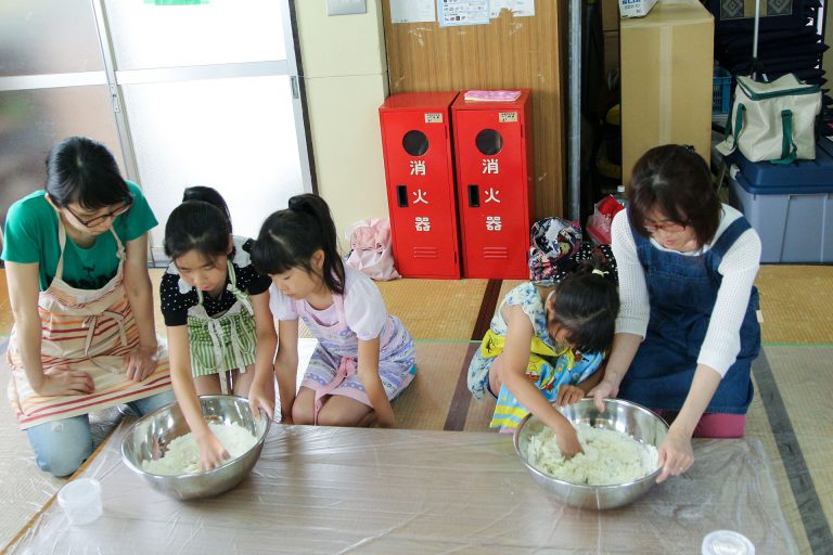 堺市・平井子ども会様 出張手打ちうどん作り体験 2016年6月5日 20170701-3-1.jpg – イリコスキー製麺所