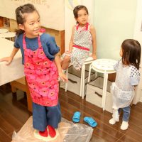 食べやすいように小さくしてるんだよ～ 手打ちうどん作り体験教室 2017年7月 20170721-1.jpg – イリコスキー製麺所