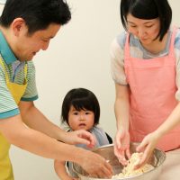 ナイスカメラ目線！ 手打ちうどん作り体験教室 2017年8月 20170801-1.jpg – イリコスキー製麺所