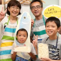 暑～い！まさに夏休みの一日 手打ちうどん作り体験教室 2017年8月 20170806-5.jpg – イリコスキー製麺所