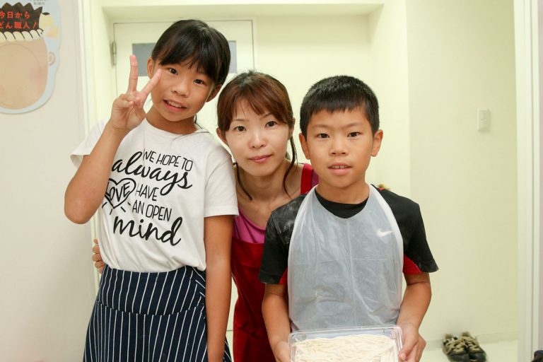ちょっと緊張してたかな～ 手打ちうどん作り体験教室 2017年7月 20170806-7.jpg – イリコスキー製麺所