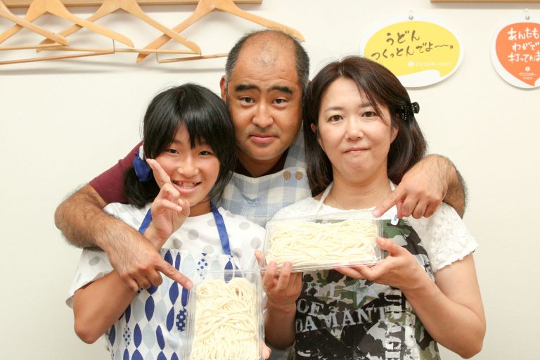 ちょっと緊張してたかな～ 手打ちうどん作り体験教室 2017年7月 20170806-8.jpg – イリコスキー製麺所