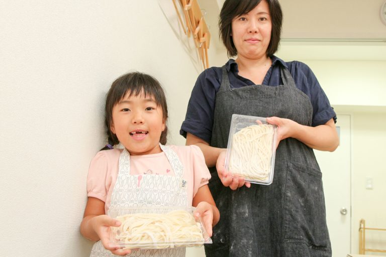 ちょっと緊張してたかな～ 手打ちうどん作り体験教室 2017年7月 20170809-5.jpg – イリコスキー製麺所