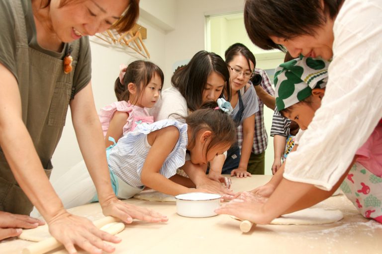 いつの間にそんなに真っ白に？ 手打ちうどん作り体験教室 2017年8月 20170812-13.jpg – イリコスキー製麺所