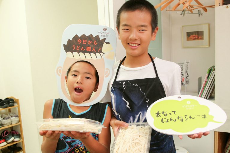 いつの間にそんなに真っ白に？ 手打ちうどん作り体験教室 2017年8月 20170812-5.jpg – イリコスキー製麺所