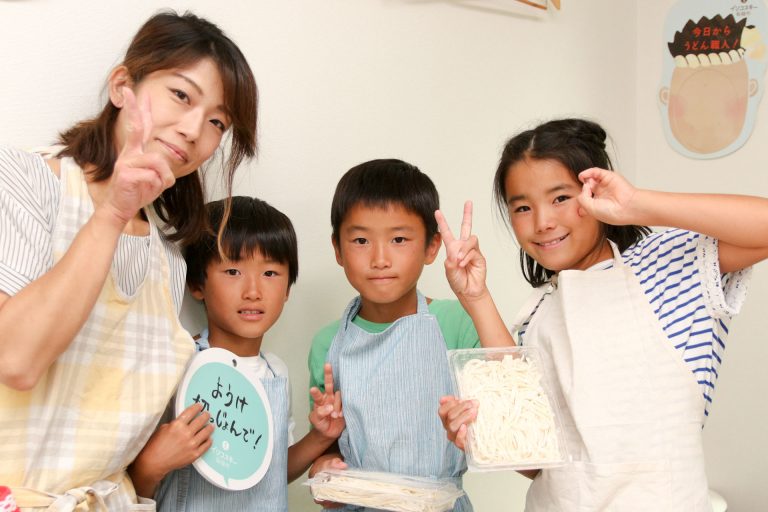 いつの間にそんなに真っ白に？ 手打ちうどん作り体験教室 2017年8月 20170812-7.jpg – イリコスキー製麺所