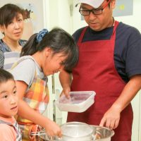 自分で作ったうどんおいしいんだよ！食べたことある？ 手打ちうどん作り体験教室 2017年8月 20170815-9.jpg – イリコスキー製麺所