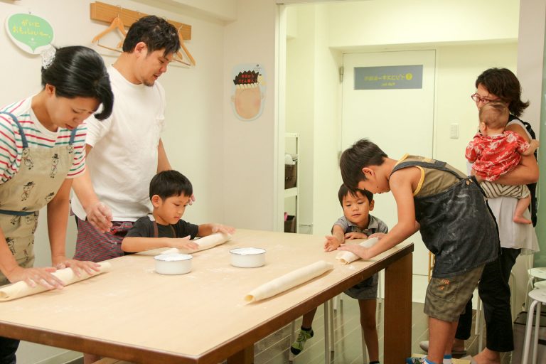 こどもの力だけで 手打ちうどん作り体験教室 2017年8月 20170826-2.jpg – イリコスキー製麺所