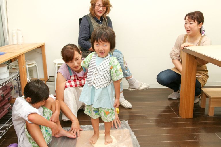 こどもの力だけで 手打ちうどん作り体験教室 2017年8月 20170902-1.jpg – イリコスキー製麺所