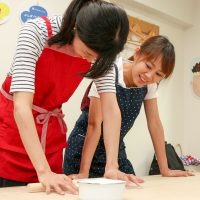 秋になると大人のお客さまが増えてきます 手打ちうどん作り体験教室 2017年9月 20170922-1.jpg – イリコスキー製麺所