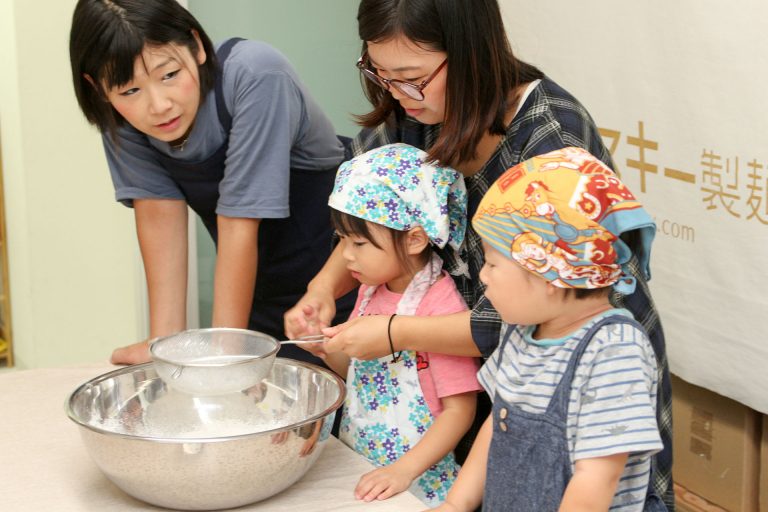 こども祭りの振替休日で 手打ちうどん作り体験教室 2017年9月 20170923-2.jpg – イリコスキー製麺所