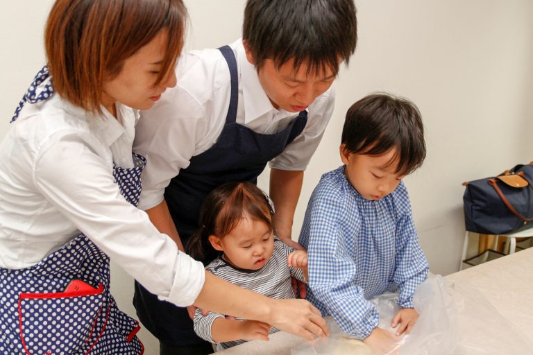 こども祭りの振替休日で 手打ちうどん作り体験教室 2017年9月 20170930-2.jpg – イリコスキー製麺所