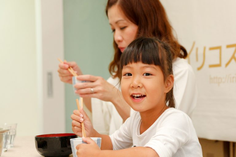 こども祭りの振替休日で 手打ちうどん作り体験教室 2017年9月 20170930-5.jpg – イリコスキー製麺所