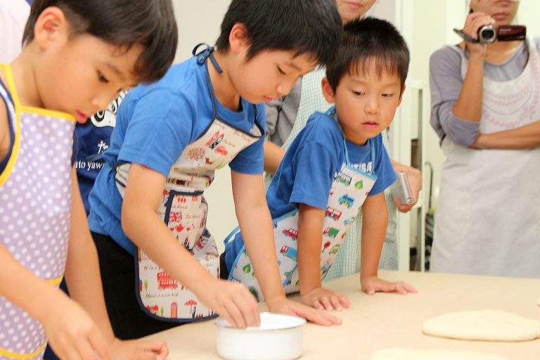 こども祭りの振替休日で 手打ちうどん作り体験教室 2017年9月 20171007-5.jpg – イリコスキー製麺所
