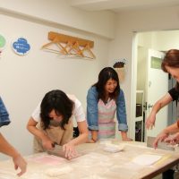 ママ友さんたちでにぎやかに 手打ちうどん作り体験教室 2017年10月 20171012-2.jpg – イリコスキー製麺所