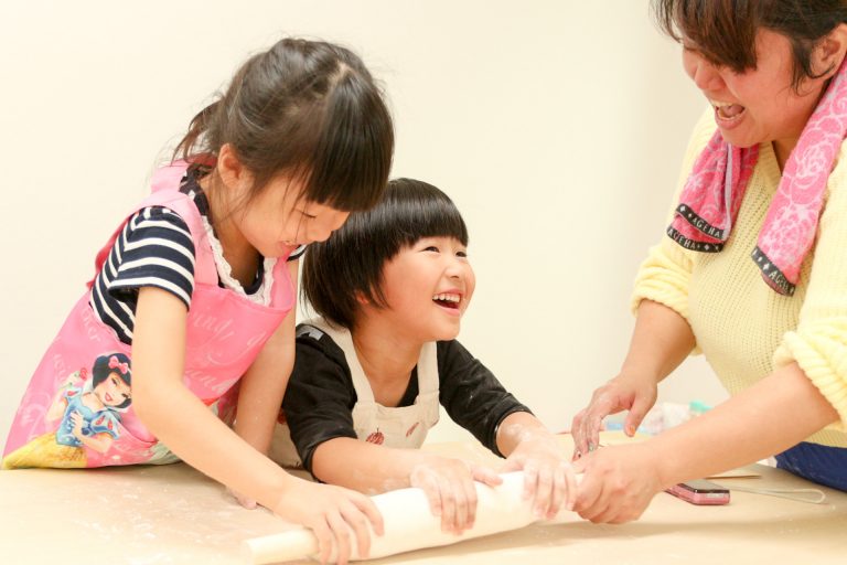 がんばるお父さん、おつかれさまです！ 手打ちうどん作り体験教室 2017年10月 20171014-1.jpg – イリコスキー製麺所