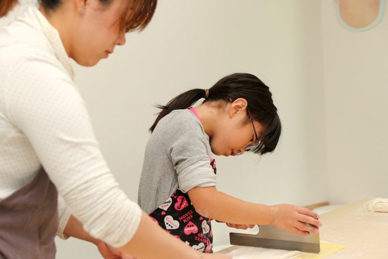 がんばるお父さん、おつかれさまです！ 手打ちうどん作り体験教室 2017年10月 20171016-4.jpg – イリコスキー製麺所