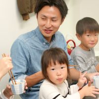 お塩、溶けてる～？ 手打ちうどん作り体験教室 2017年10月 20171029-6.jpg – イリコスキー製麺所