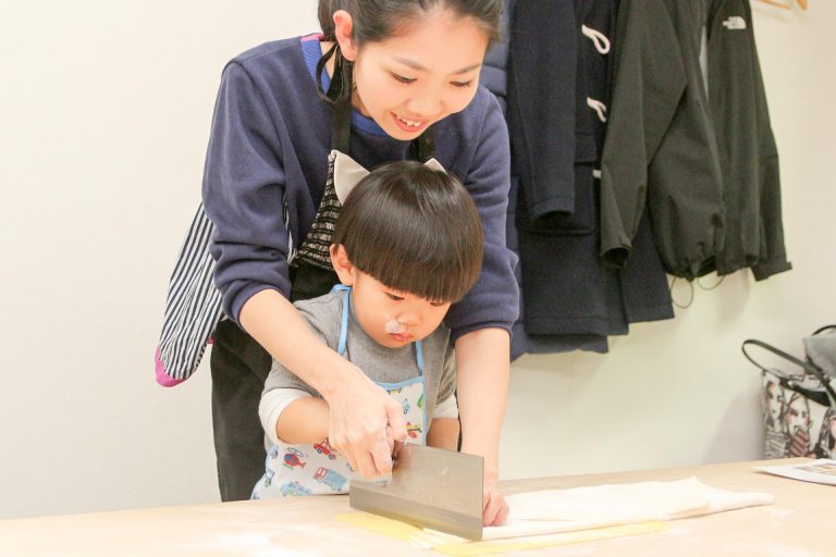 初包丁が麺切包丁 手打ちうどん作り体験教室 2017年11月 20171116-1.jpg – イリコスキー製麺所