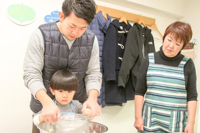 初包丁が麺切包丁 手打ちうどん作り体験教室 2017年11月 20171116-2.jpg – イリコスキー製麺所