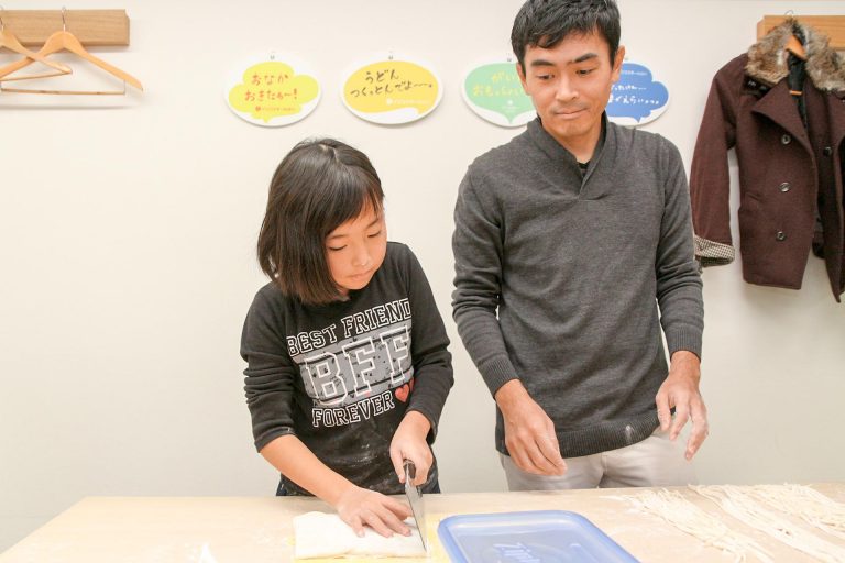 初包丁が麺切包丁 手打ちうどん作り体験教室 2017年11月 20171118-2.jpg – イリコスキー製麺所