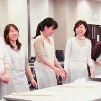 兵庫県社協・共募職員互助会 放課後クラブⅡさま（@兵庫県社会福祉協議会・兵庫県神戸市） 出張手打ちうどん作り体験 2017年11月20日 201711201-6.jpg – イリコスキー製麺所