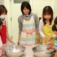 なかよし3人、ゆったりおいしそうなうどんができました 手打ちうどん作り体験教室 2017年12月 20171204-1.jpg – イリコスキー製麺所