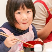 なかよし3人、ゆったりおいしそうなうどんができました 手打ちうどん作り体験教室 2017年12月 20171204-4.jpg – イリコスキー製麺所