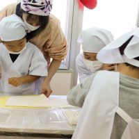 マンション内子ども会さまクリスマス会@大阪府大阪市 出張手打ちうどん作り体験 2017年12月19日 201712171-6.jpg – イリコスキー製麺所