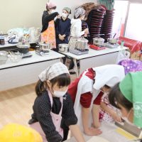マンション内子ども会さまクリスマス会@大阪府大阪市 出張手打ちうどん作り体験 2017年12月19日 201712171-9.jpg – イリコスキー製麺所